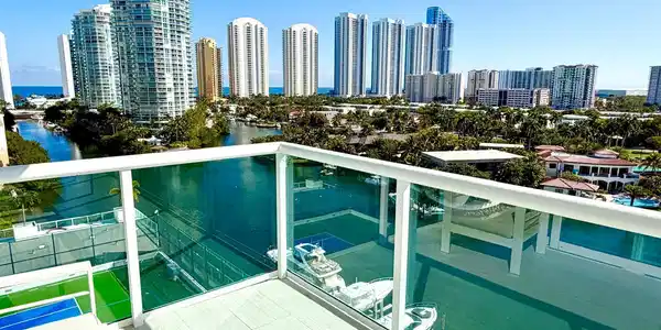 400 Sunny Isles