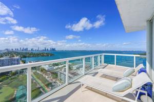 10 Venetian Way Unit PH1