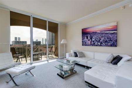 3001 NE 185th St Unit 619