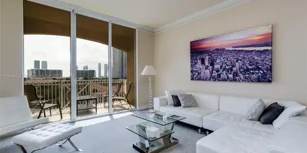3001 NE 185th St Unit 619
