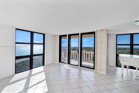 1111 Crandon Blvd