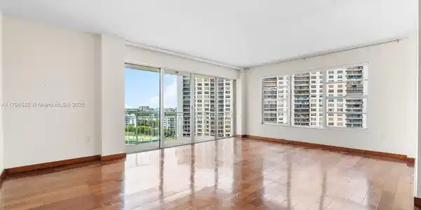 11111 Biscayne Blvd