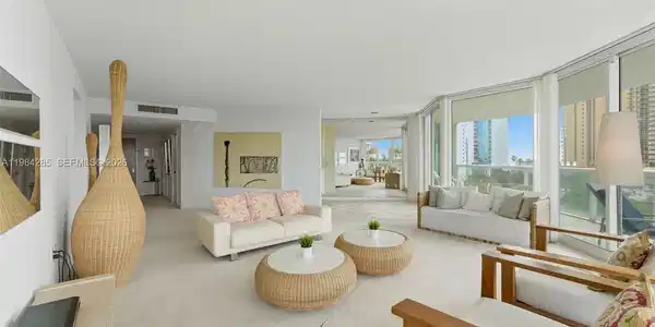 16400 Collins Ave