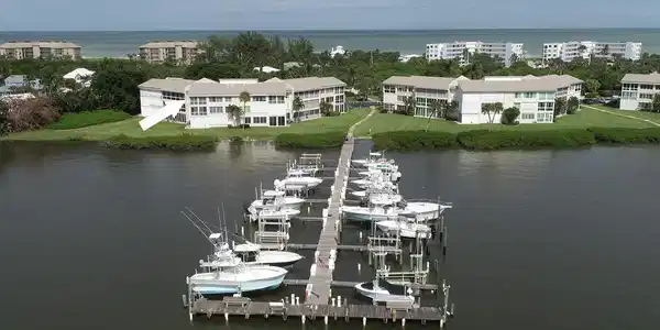 Image 2: Arrow DJI_0786