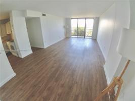 2500 NE 135th St Unit B406