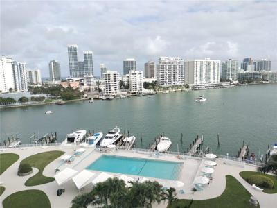 900 Bay Dr