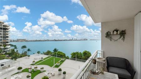 770 Claughton Island Dr