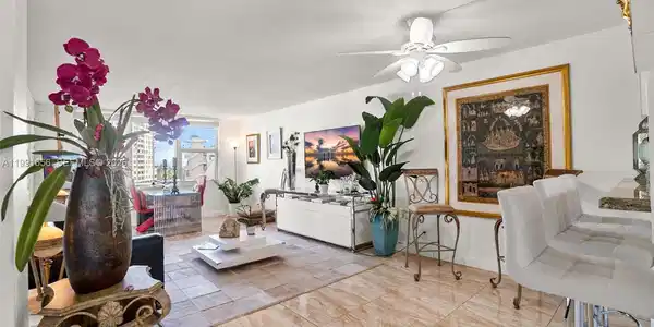 201 N Ocean Blvd