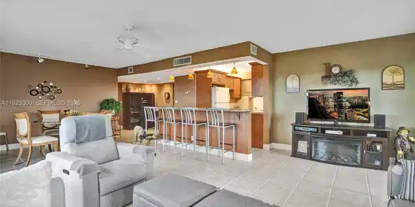 5100 Dupont Blvd