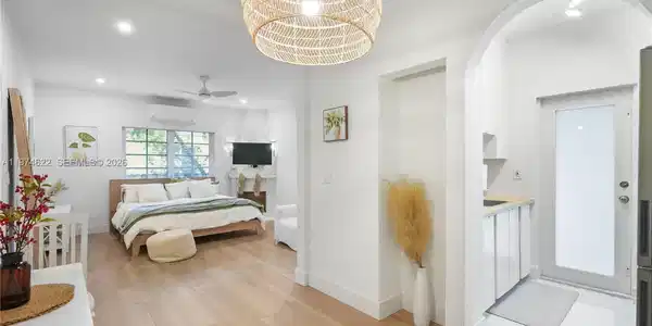 750 Espanola Way