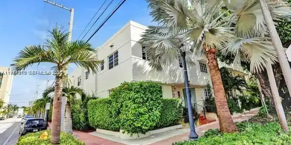 359 Meridian Ave
