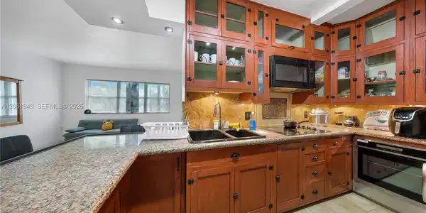 1289 Marseille Dr