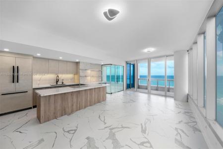 6899 Collins Ave