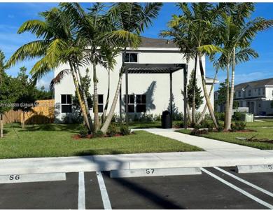 305 NE 1st Dr