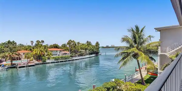 10180 W Bay Harbor Dr Unit 3C