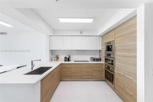 300 Sunny Isles Blvd
