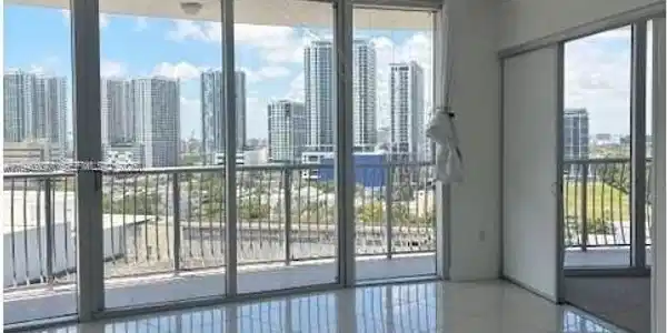 1750 N Bayshore Dr