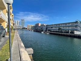 3944 NE 167th St Unit 405