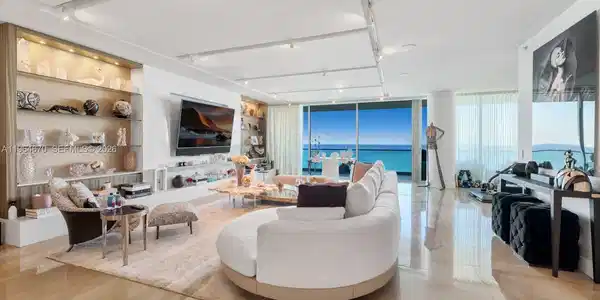 10201 Collins Ave