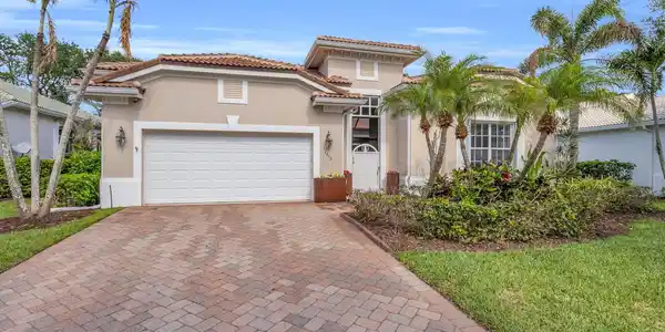 1413 W Island Club