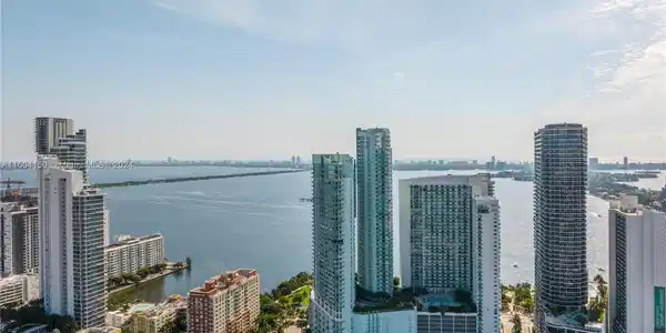 1900 N Bayshore Dr