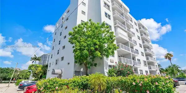 720 Orton Ave Unit 301