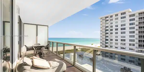 5875 Collins Ave
