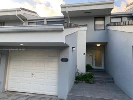 325 Poinciana Dr Unit 905