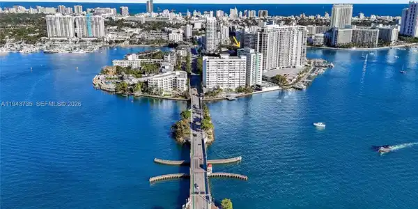 5 Island Ave