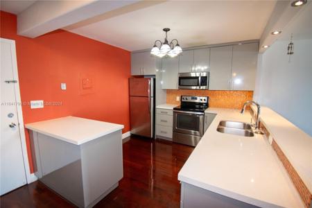 110 S Shore Dr