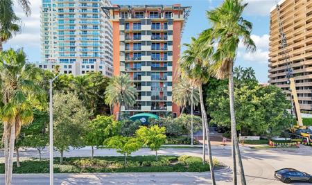 2951 S Bayshore Dr