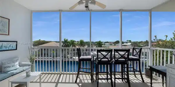 3050 NE 48th Ct