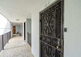 7899 NE Bayshore Ct Unit 6E