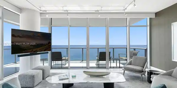 3737 Collins Ave