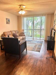 5300 NE 24th Ter