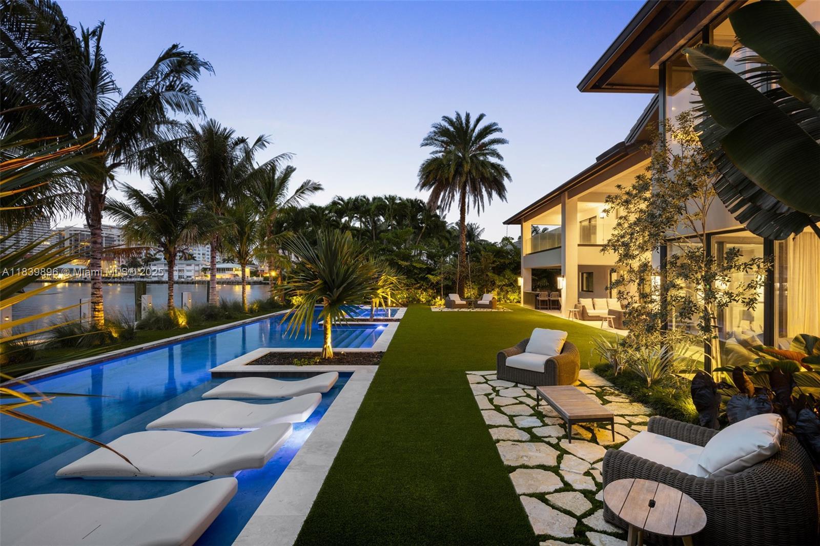 Image 2: Twilight pool
