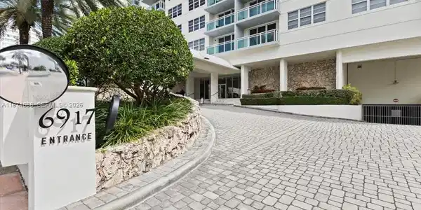 6917 Collins Ave