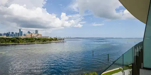 5 Grove Isle Dr