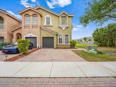 2593 SE 13th Ct