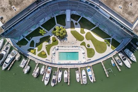 900 Bay Dr