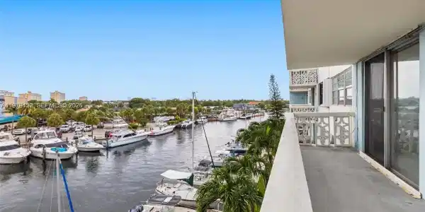 13155 Ixora Ct