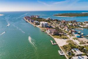 20 W Pelican St
