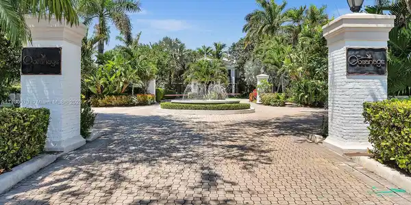 1550 S Ocean Ln Unit 202