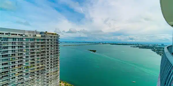 1750 N Bayshore Dr