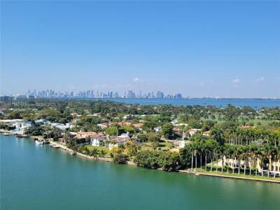 5600 Collins Ave