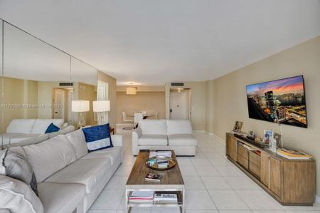 1111 Crandon Blvd