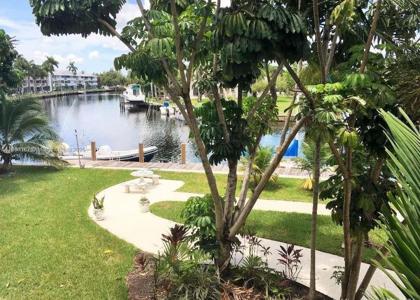 455 Golden Isles Dr