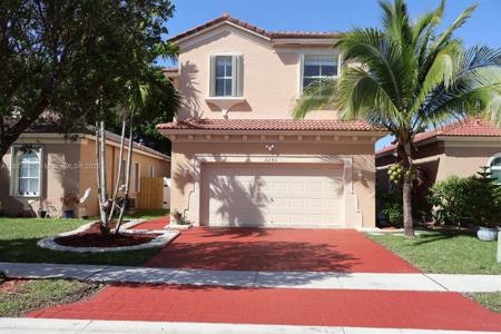 2240 NE 37th Ter