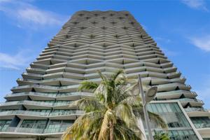 460 NE 28th St Unit 2704