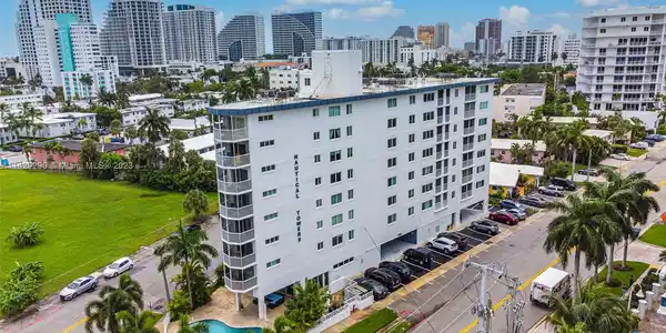720 Bayshore Dr